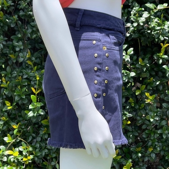 💋Michael Kors Frayed Raw Hem Navy Denim Studded Shorts - Picture 5 of 9